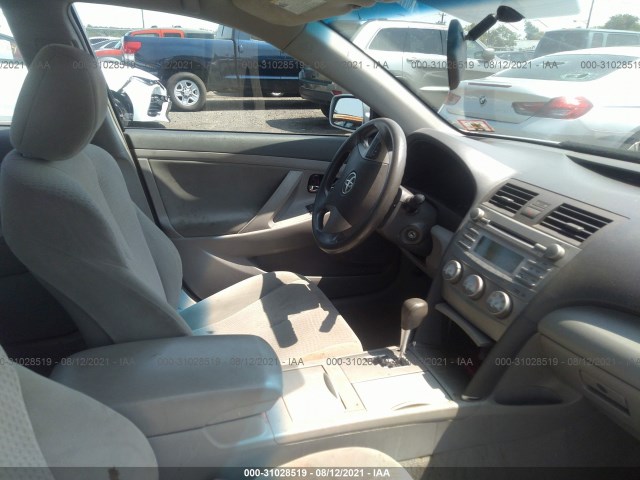 Photo 4 VIN: 4T1BF3EK6AU572554 - TOYOTA CAMRY 