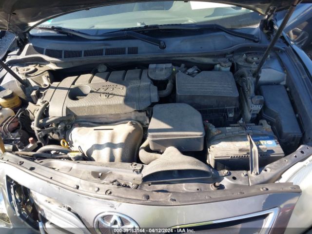 Photo 9 VIN: 4T1BF3EK6AU572666 - TOYOTA CAMRY 