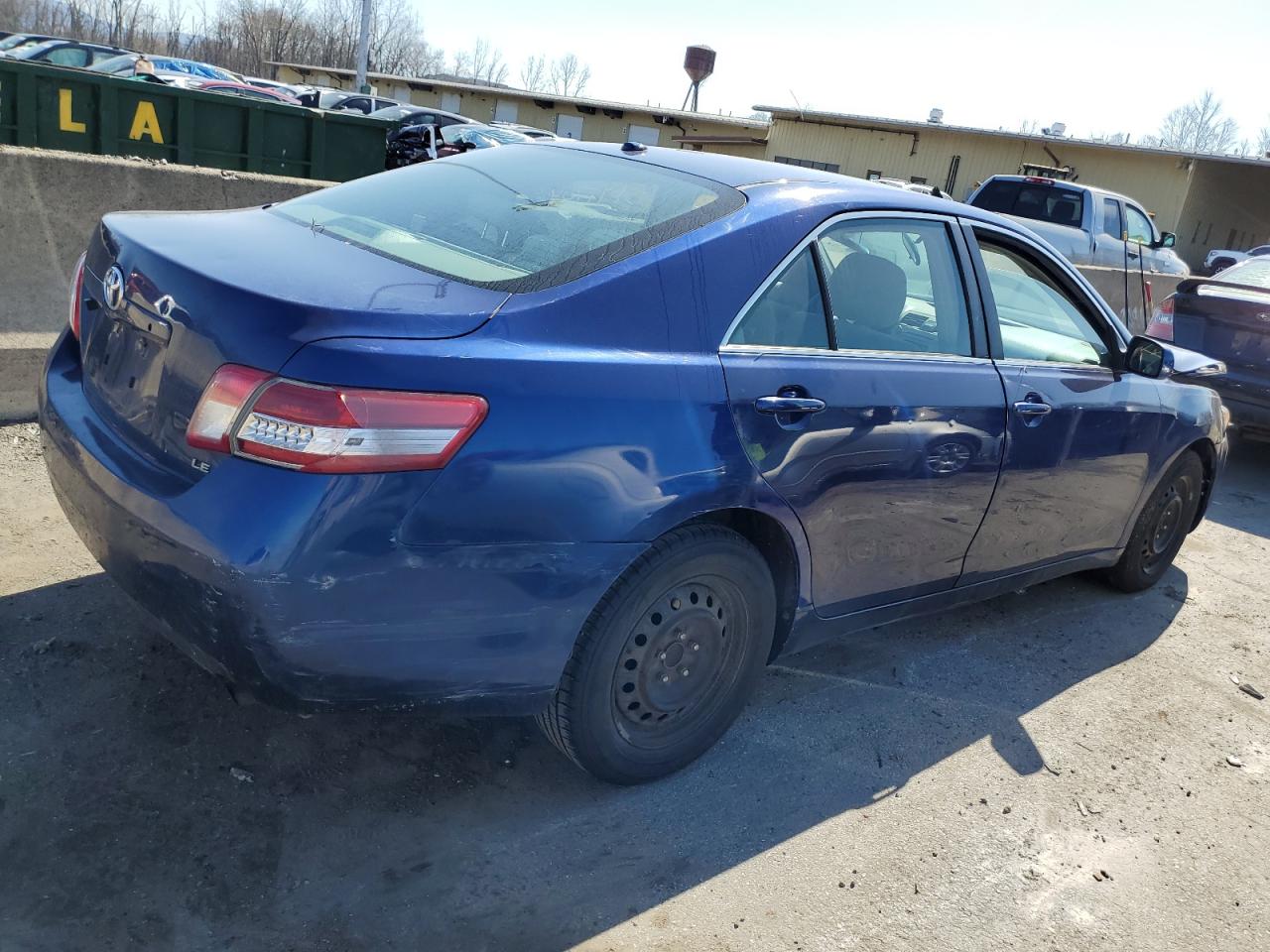 Photo 2 VIN: 4T1BF3EK6BU582535 - TOYOTA CAMRY 