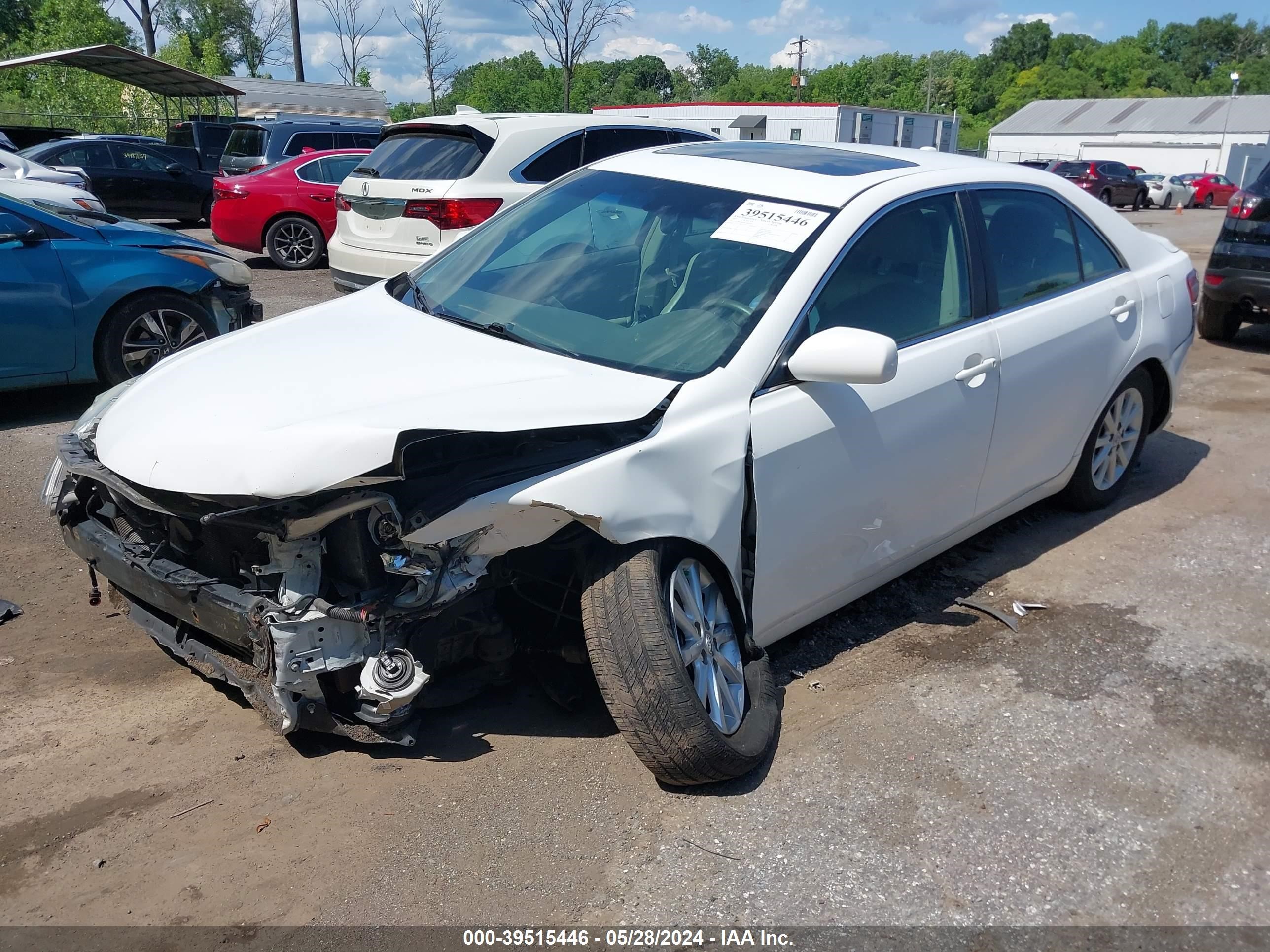 Photo 1 VIN: 4T1BF3EK6BU686166 - TOYOTA CAMRY 