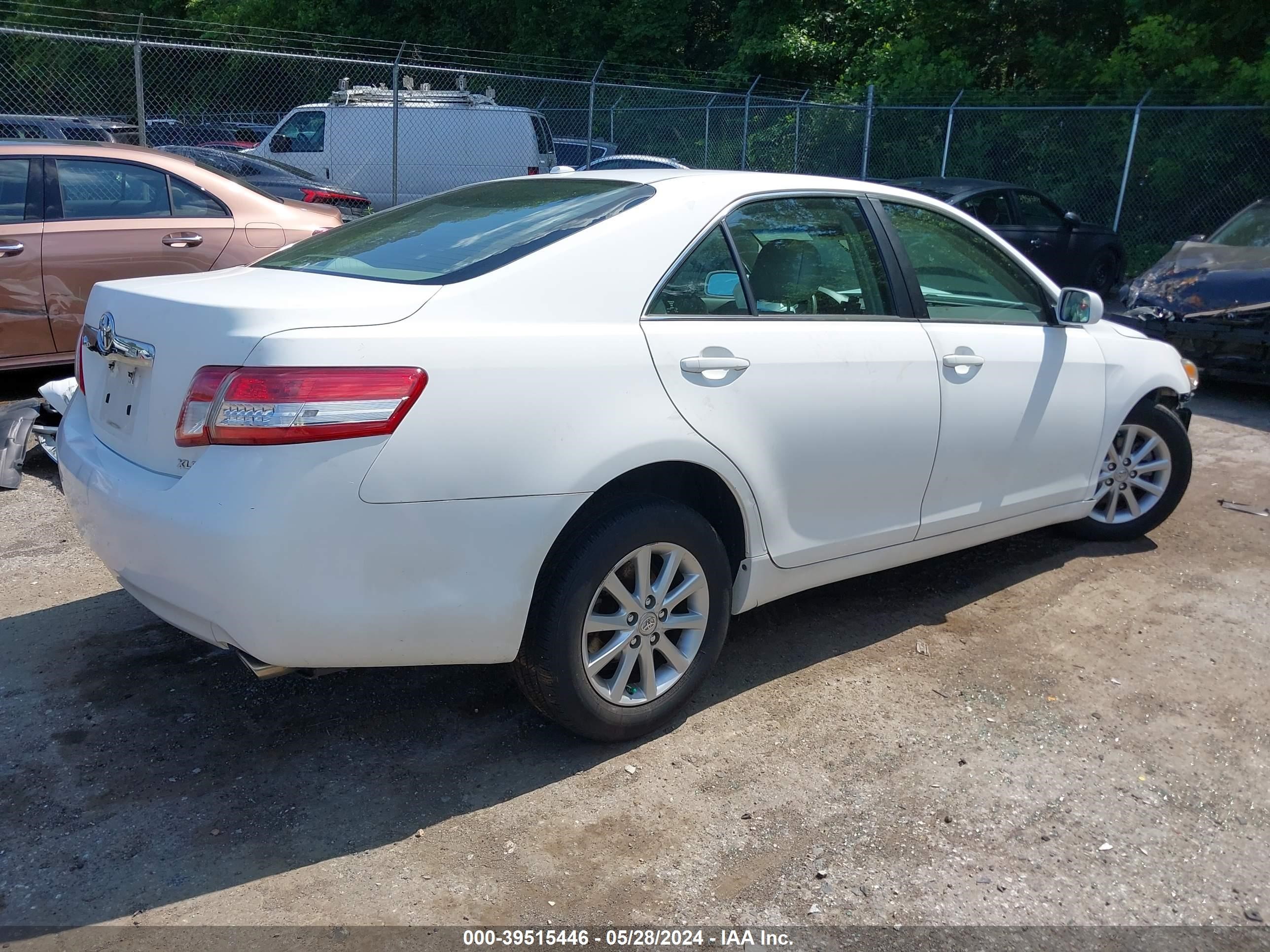 Photo 3 VIN: 4T1BF3EK6BU686166 - TOYOTA CAMRY 