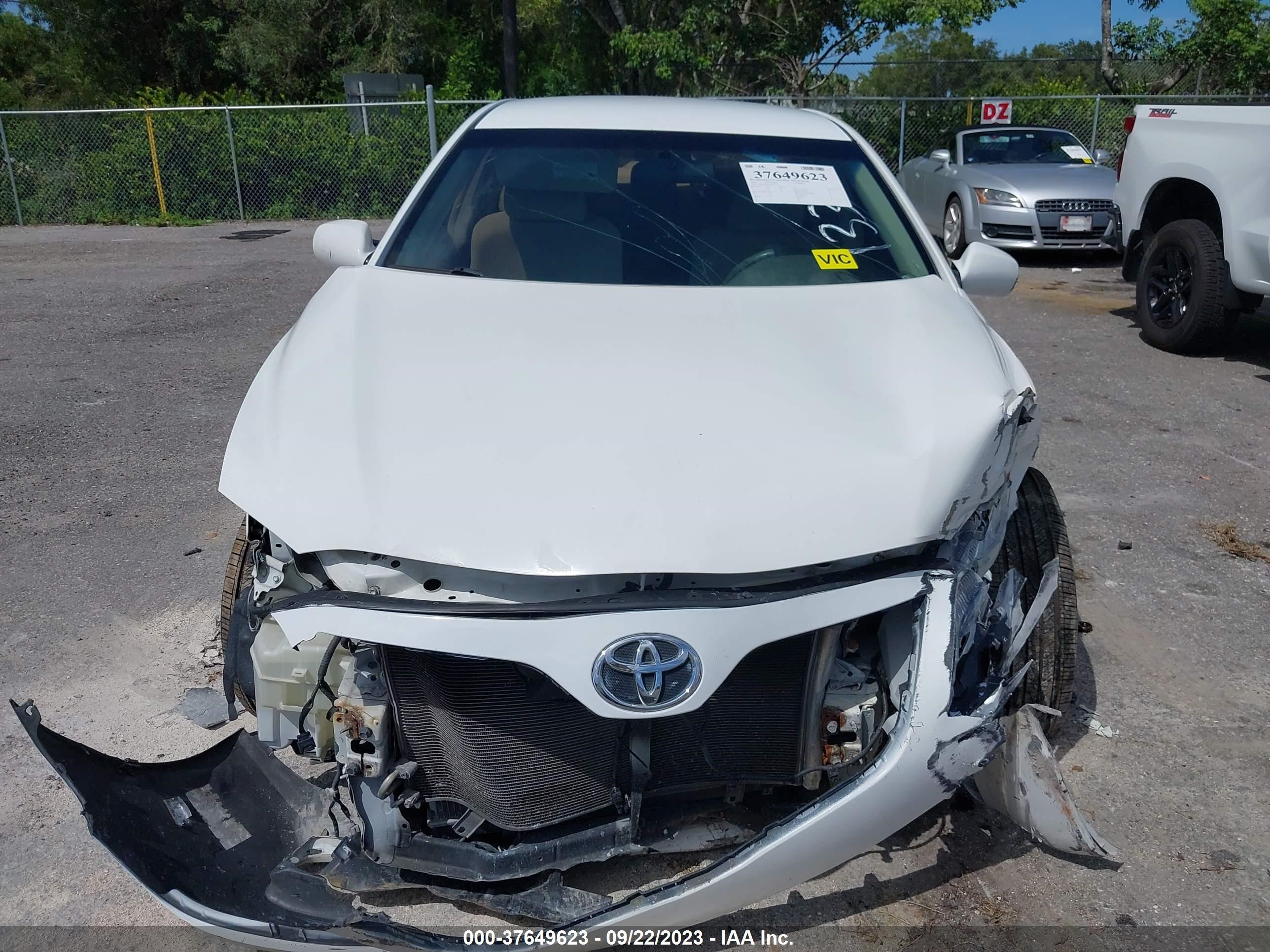 Photo 12 VIN: 4T1BF3EK6BU761335 - TOYOTA CAMRY 