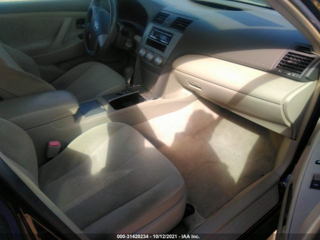 Photo 4 VIN: 4T1BF3EK7AU051262 - TOYOTA CAMRY 