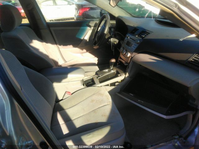 Photo 4 VIN: 4T1BF3EK7AU071219 - TOYOTA CAMRY 