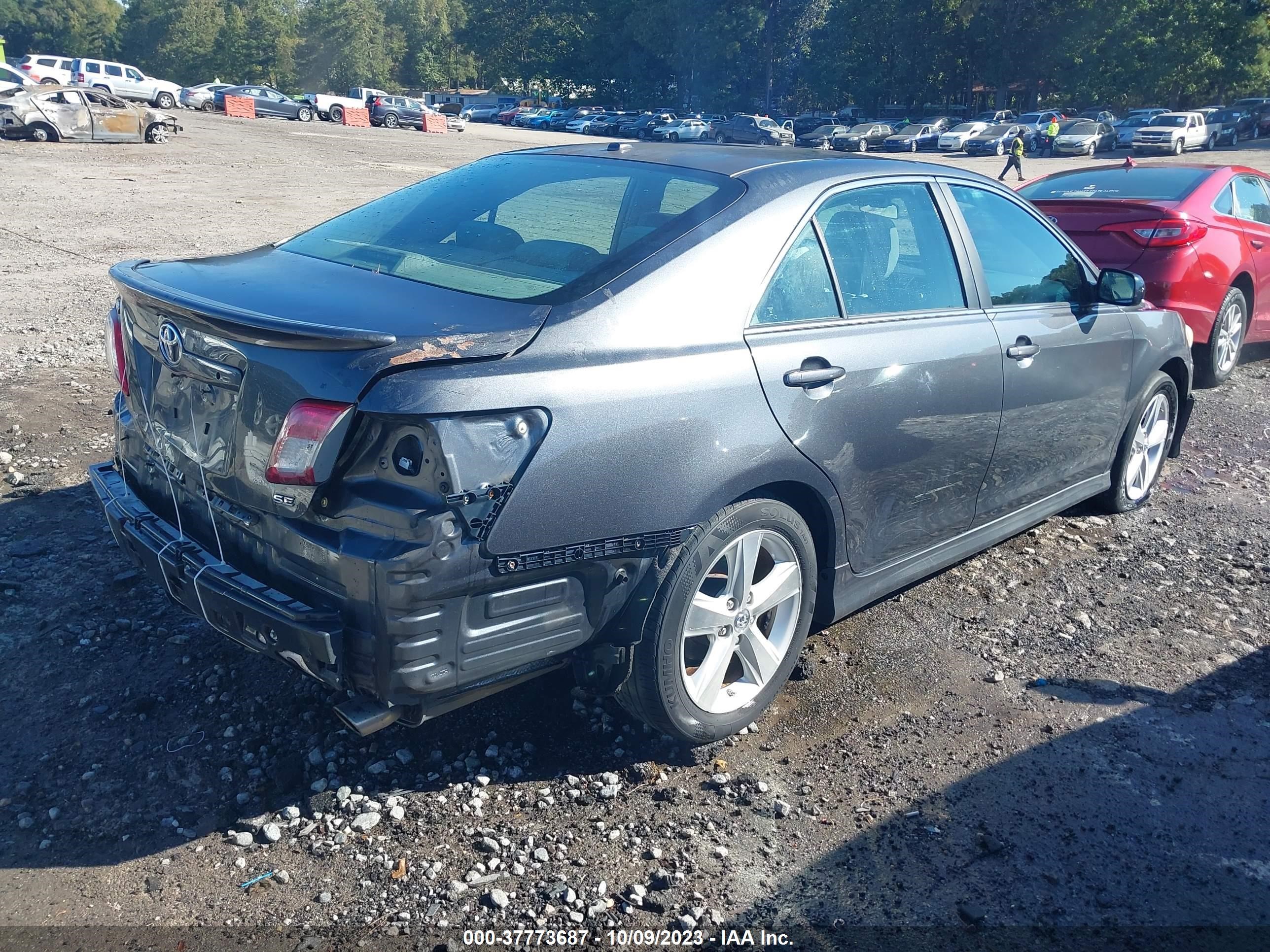 Photo 3 VIN: 4T1BF3EK7AU094872 - TOYOTA CAMRY 