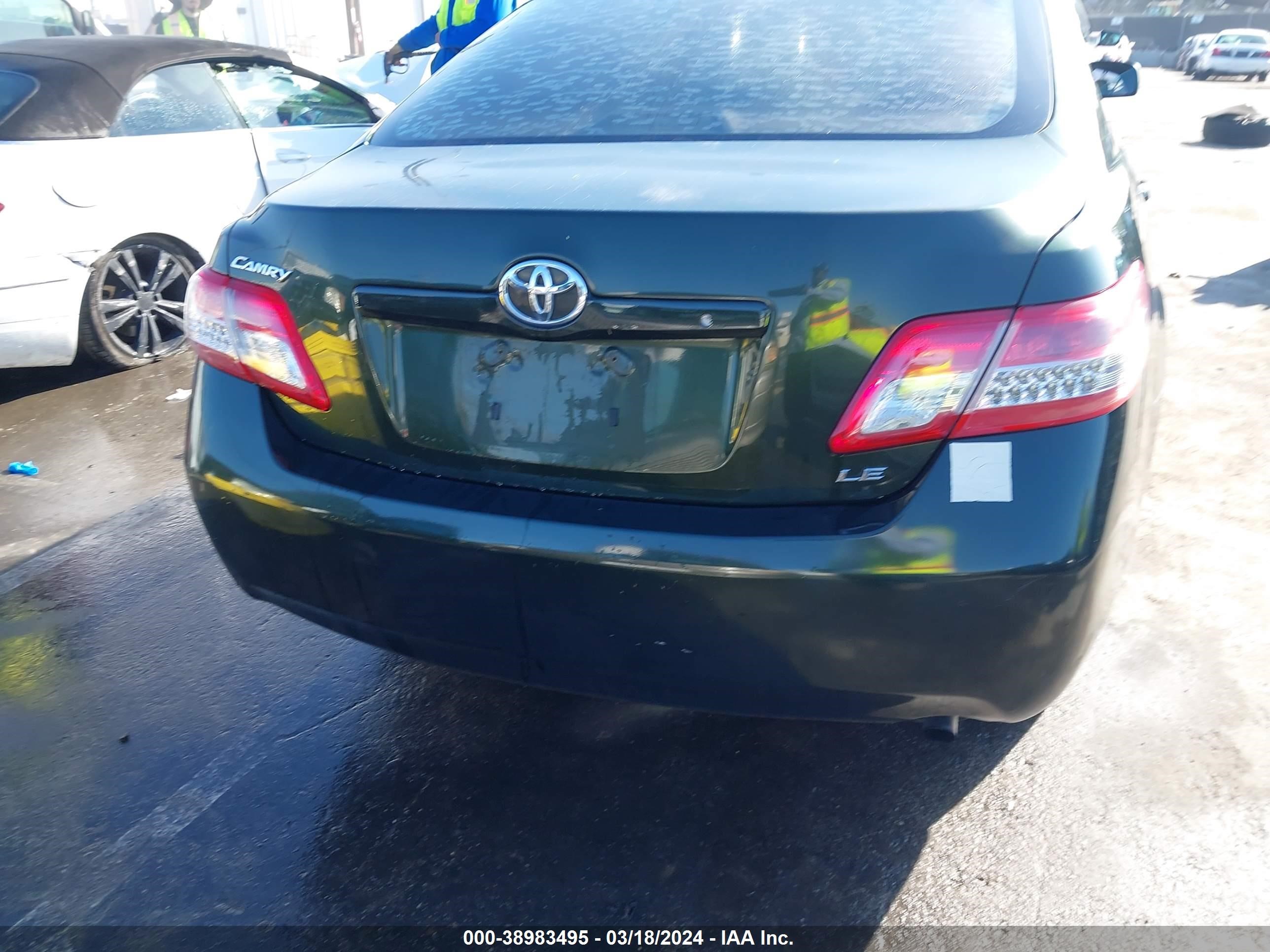 Photo 15 VIN: 4T1BF3EK7AU525257 - TOYOTA CAMRY 