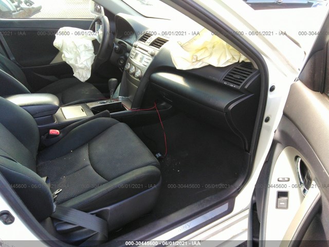 Photo 4 VIN: 4T1BF3EK7AU555830 - TOYOTA CAMRY 