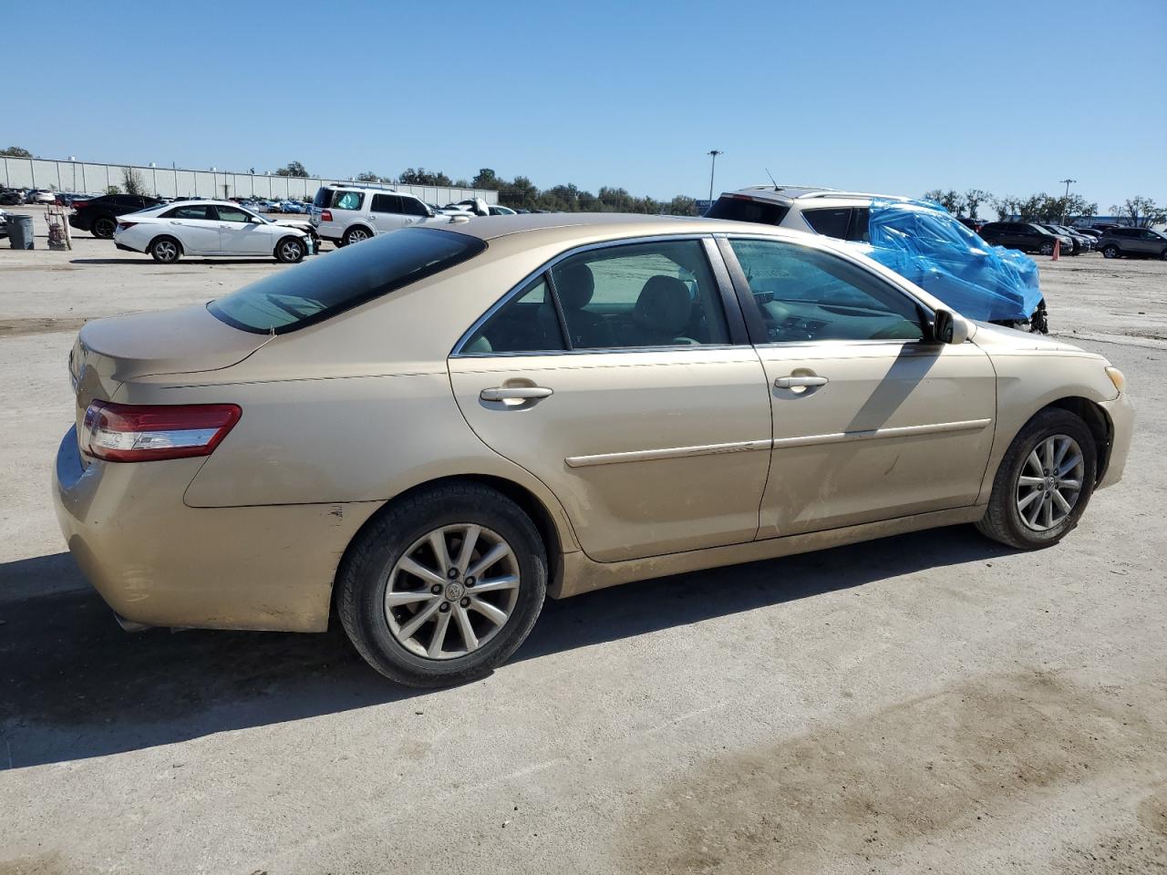 Photo 2 VIN: 4T1BF3EK7BU168406 - TOYOTA CAMRY 