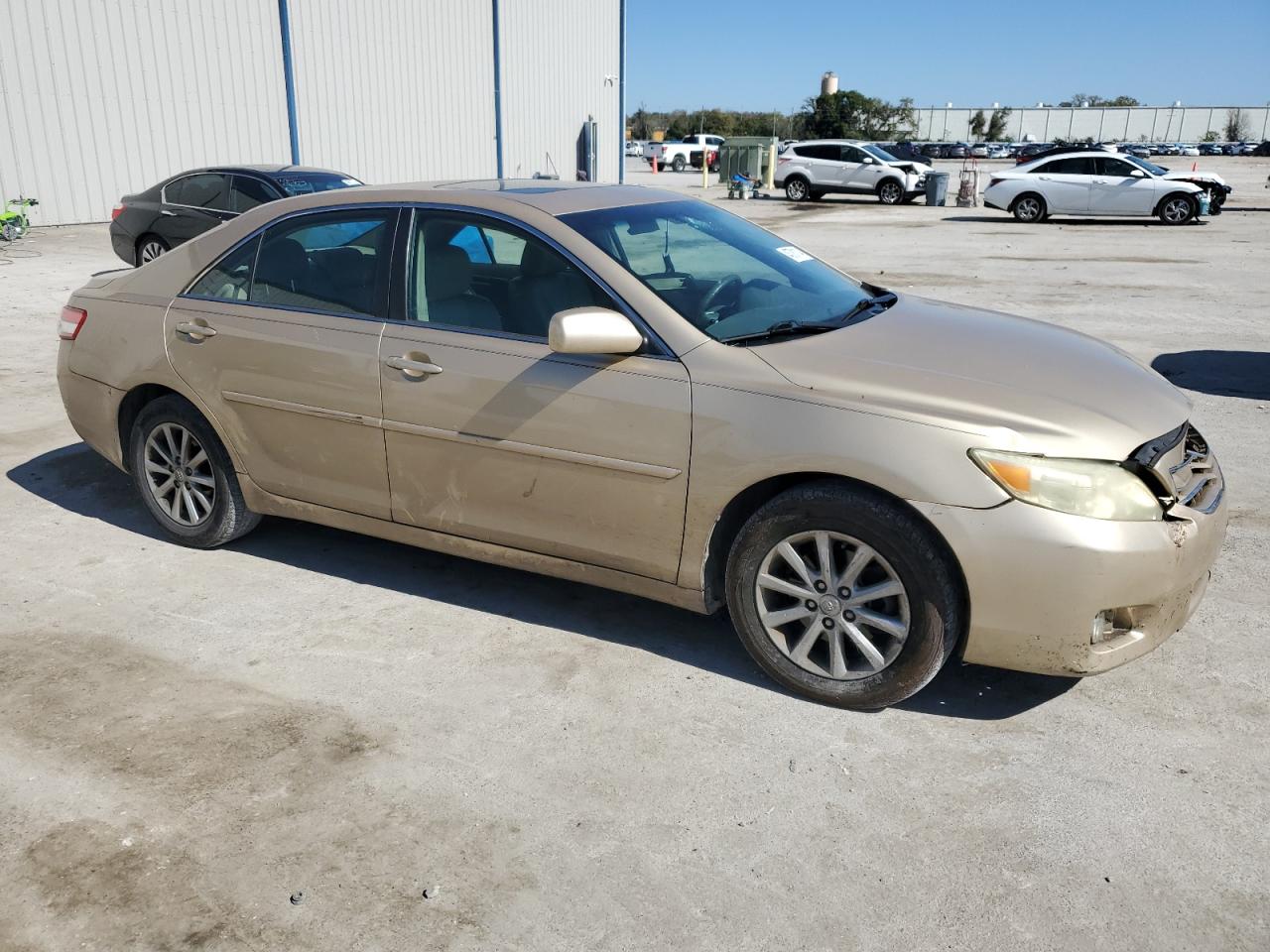 Photo 3 VIN: 4T1BF3EK7BU168406 - TOYOTA CAMRY 