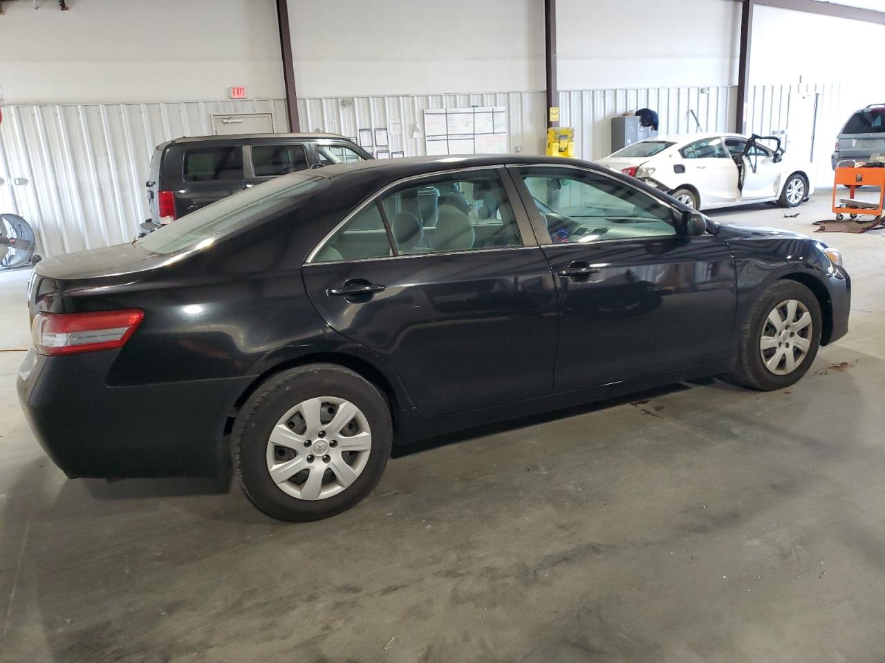 Photo 2 VIN: 4T1BF3EK7BU206605 - TOYOTA CAMRY 