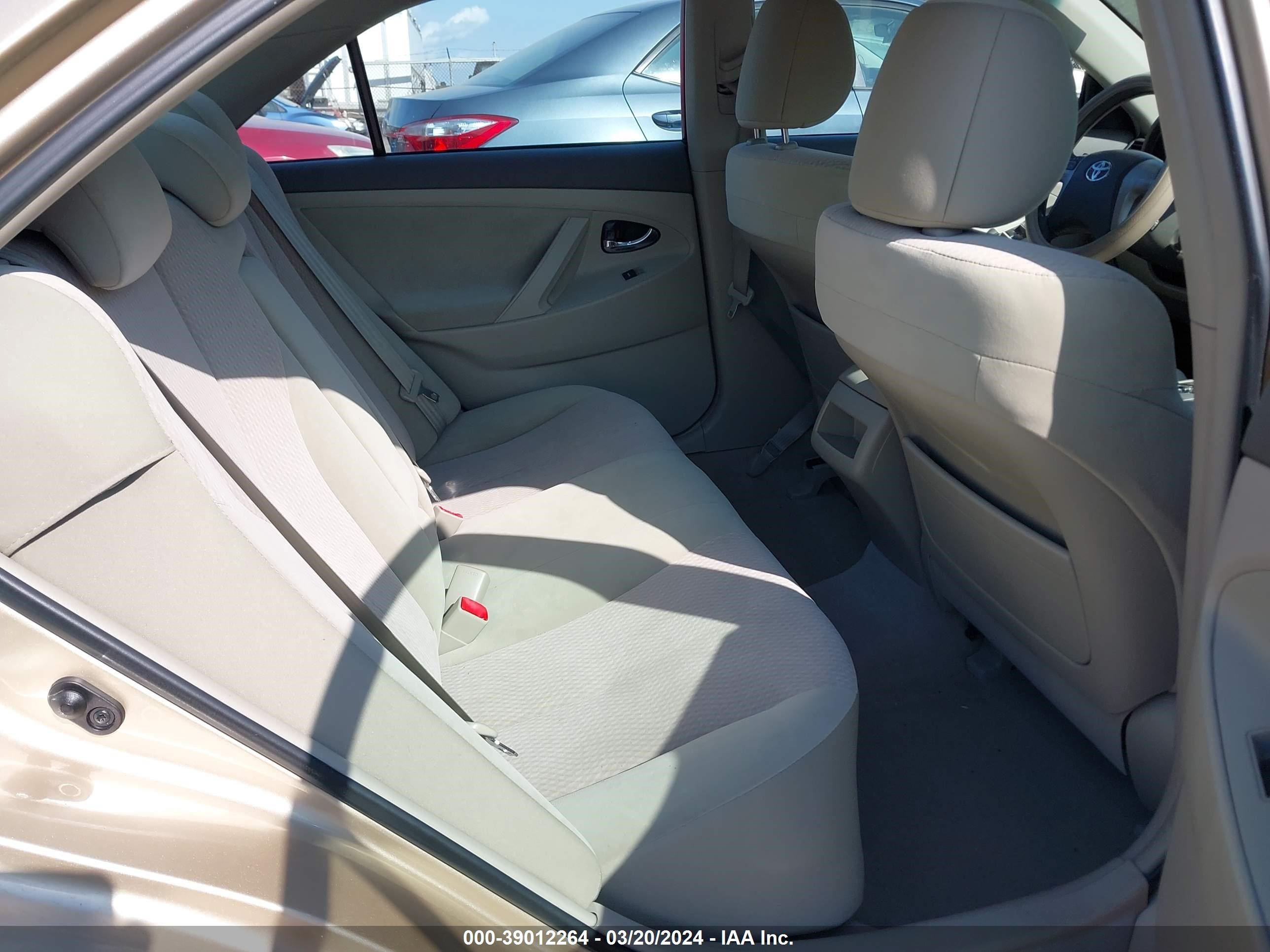 Photo 7 VIN: 4T1BF3EK7BU230113 - TOYOTA CAMRY 