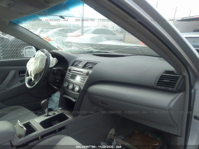 Photo 4 VIN: 4T1BF3EK7BU600783 - TOYOTA CAMRY 