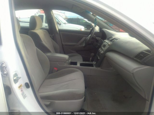 Photo 4 VIN: 4T1BF3EK7BU652866 - TOYOTA CAMRY 