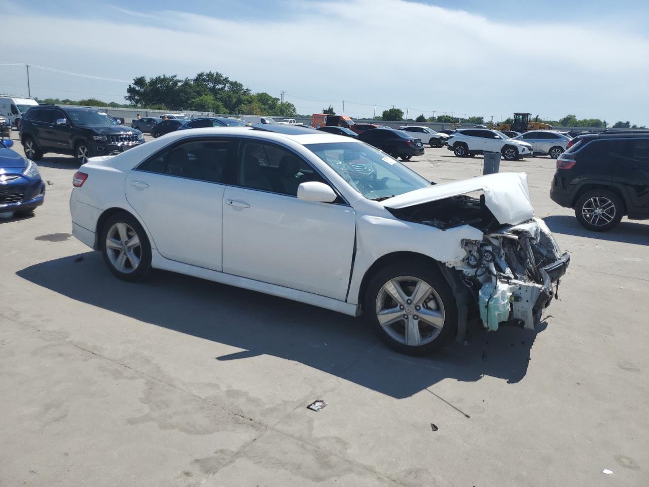 Photo 3 VIN: 4T1BF3EK7BU754085 - TOYOTA CAMRY 