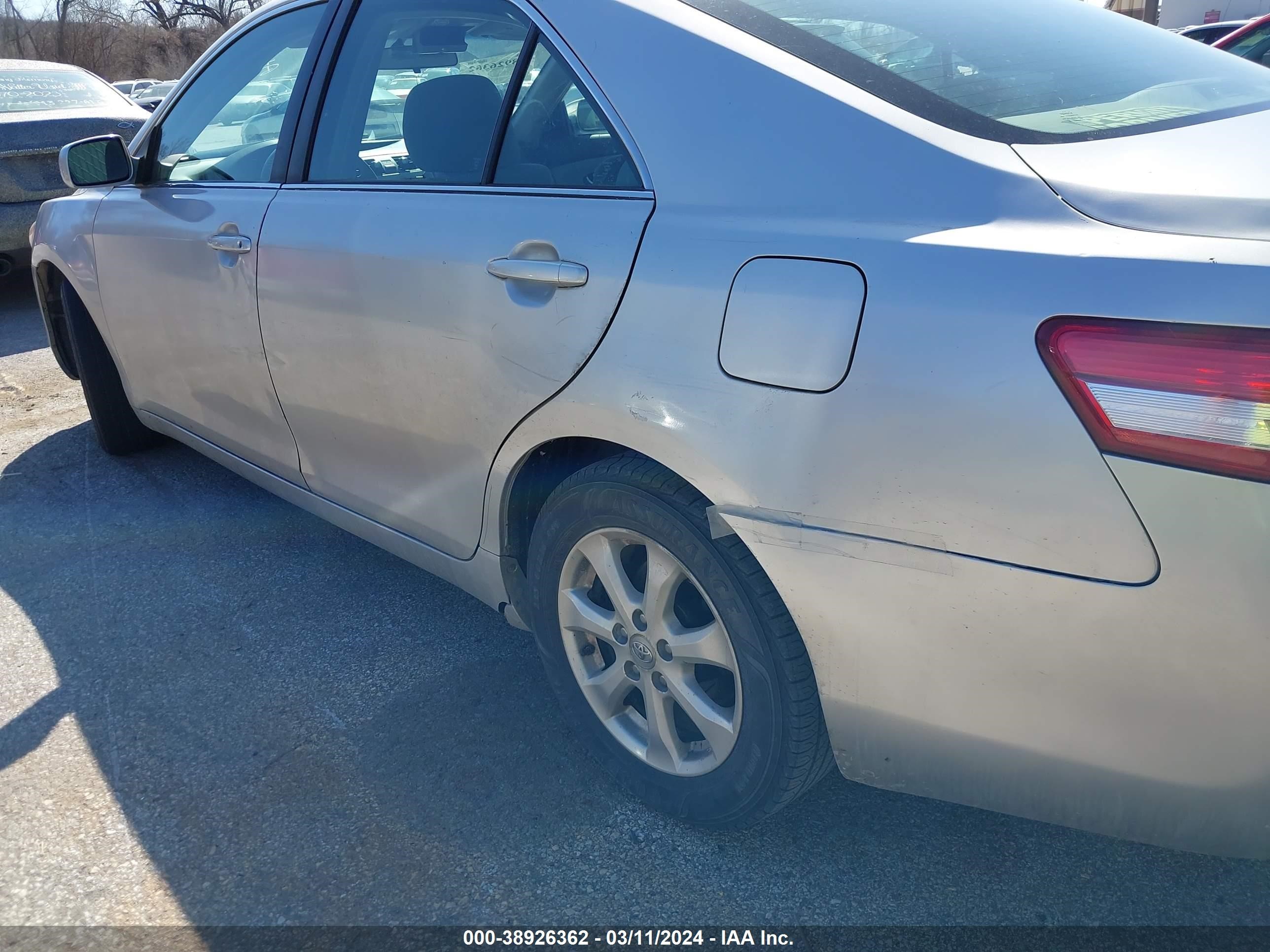 Photo 5 VIN: 4T1BF3EK8AU080429 - TOYOTA CAMRY 