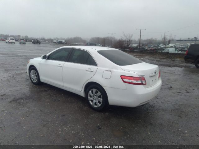 Photo 2 VIN: 4T1BF3EK8AU515403 - TOYOTA CAMRY 