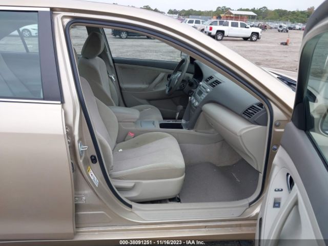 Photo 4 VIN: 4T1BF3EK8BU158743 - TOYOTA CAMRY 