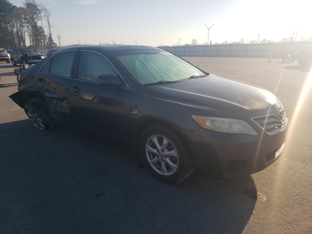 Photo 3 VIN: 4T1BF3EK8BU203017 - TOYOTA CAMRY 