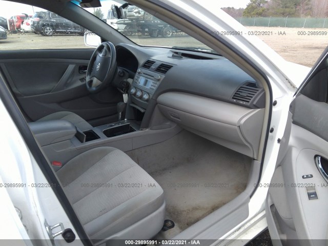 Photo 4 VIN: 4T1BF3EK8BU587817 - TOYOTA CAMRY 