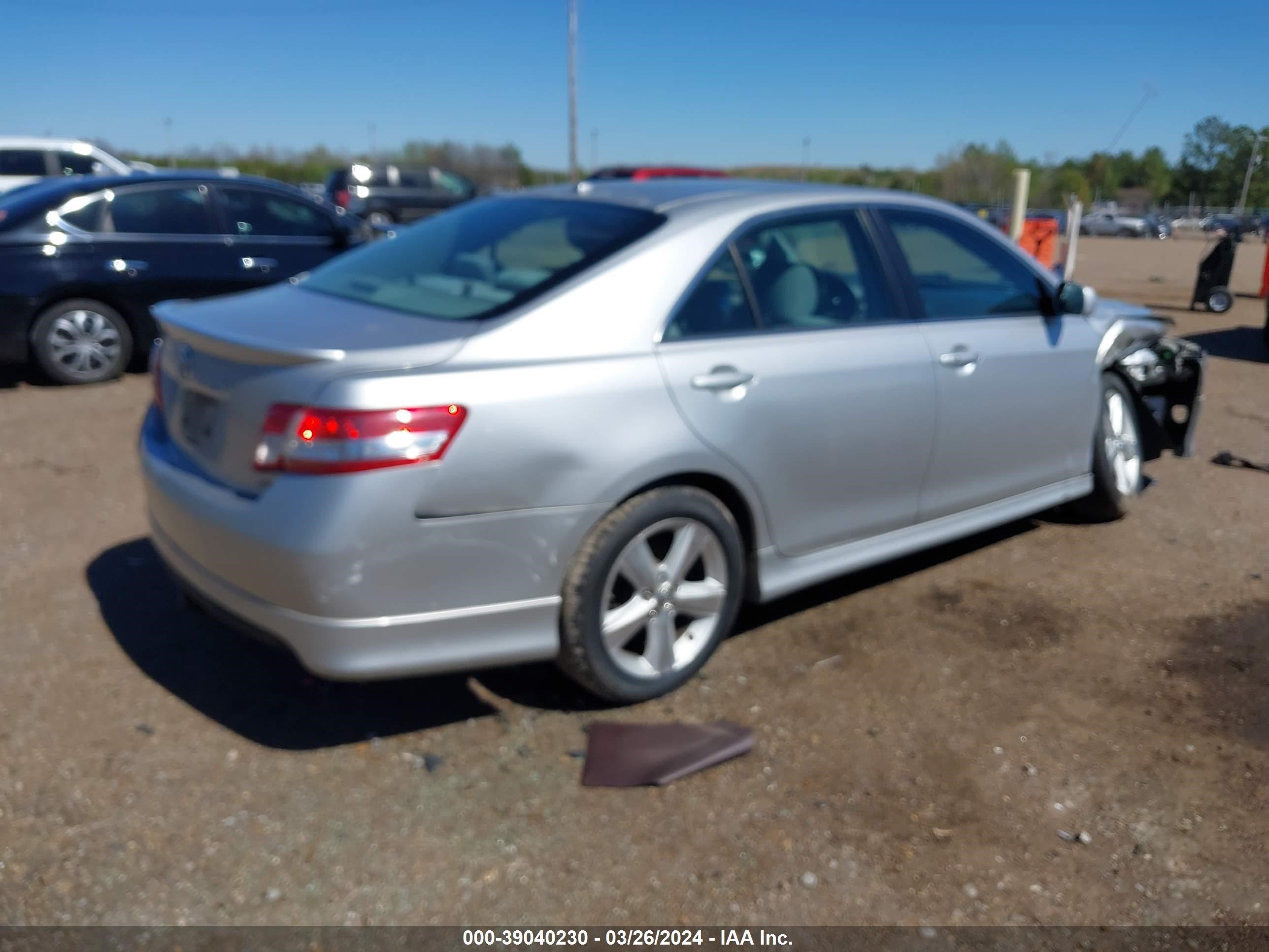 Photo 3 VIN: 4T1BF3EK8BU608231 - TOYOTA CAMRY 