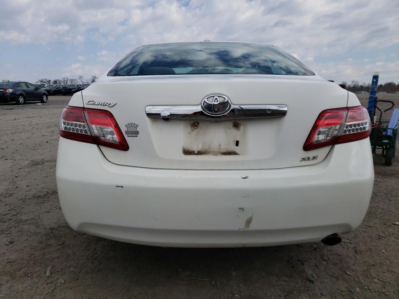 Photo 5 VIN: 4T1BF3EK8BU649474 - TOYOTA CAMRY 