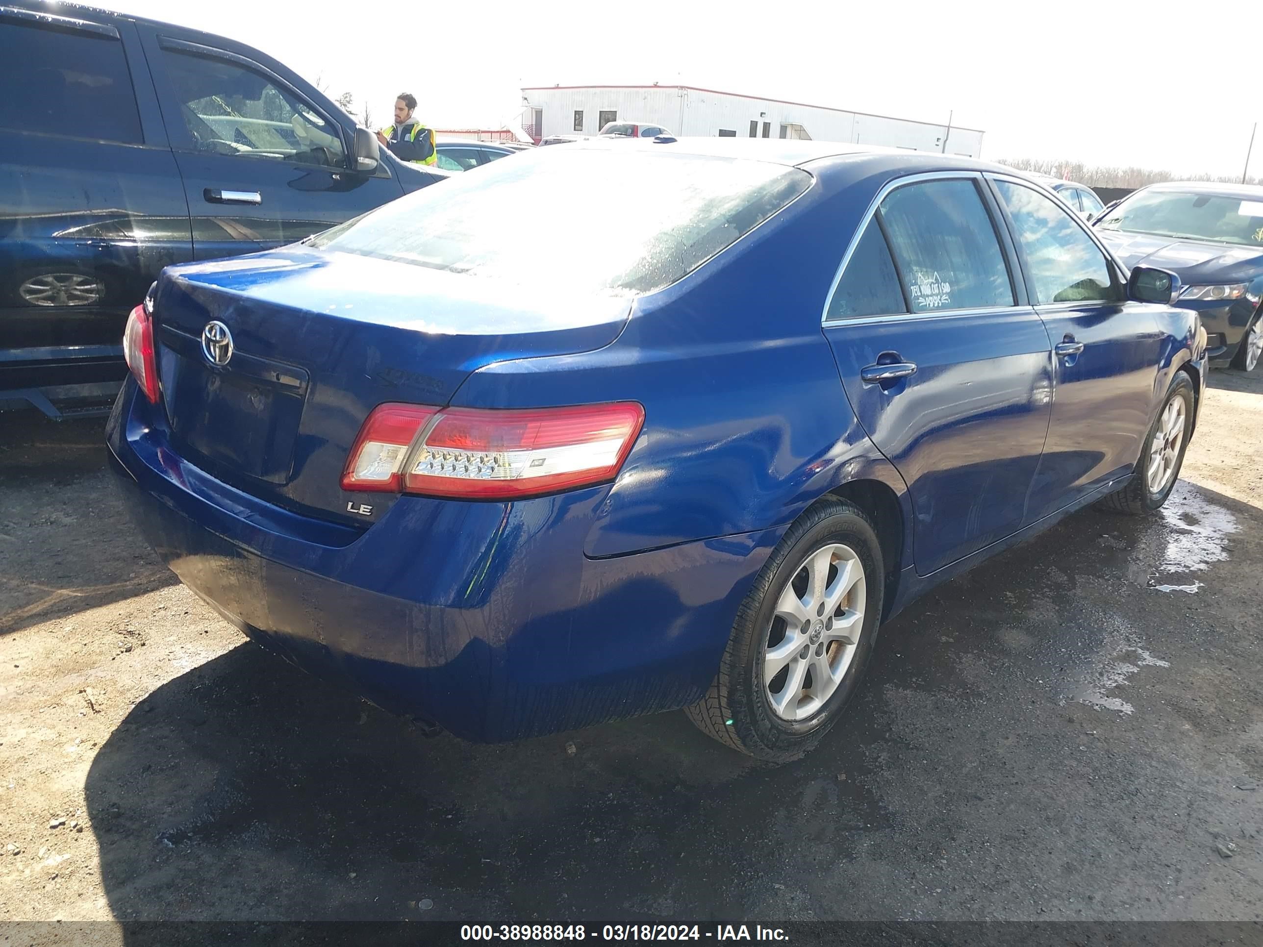 Photo 3 VIN: 4T1BF3EK8BU661480 - TOYOTA CAMRY 