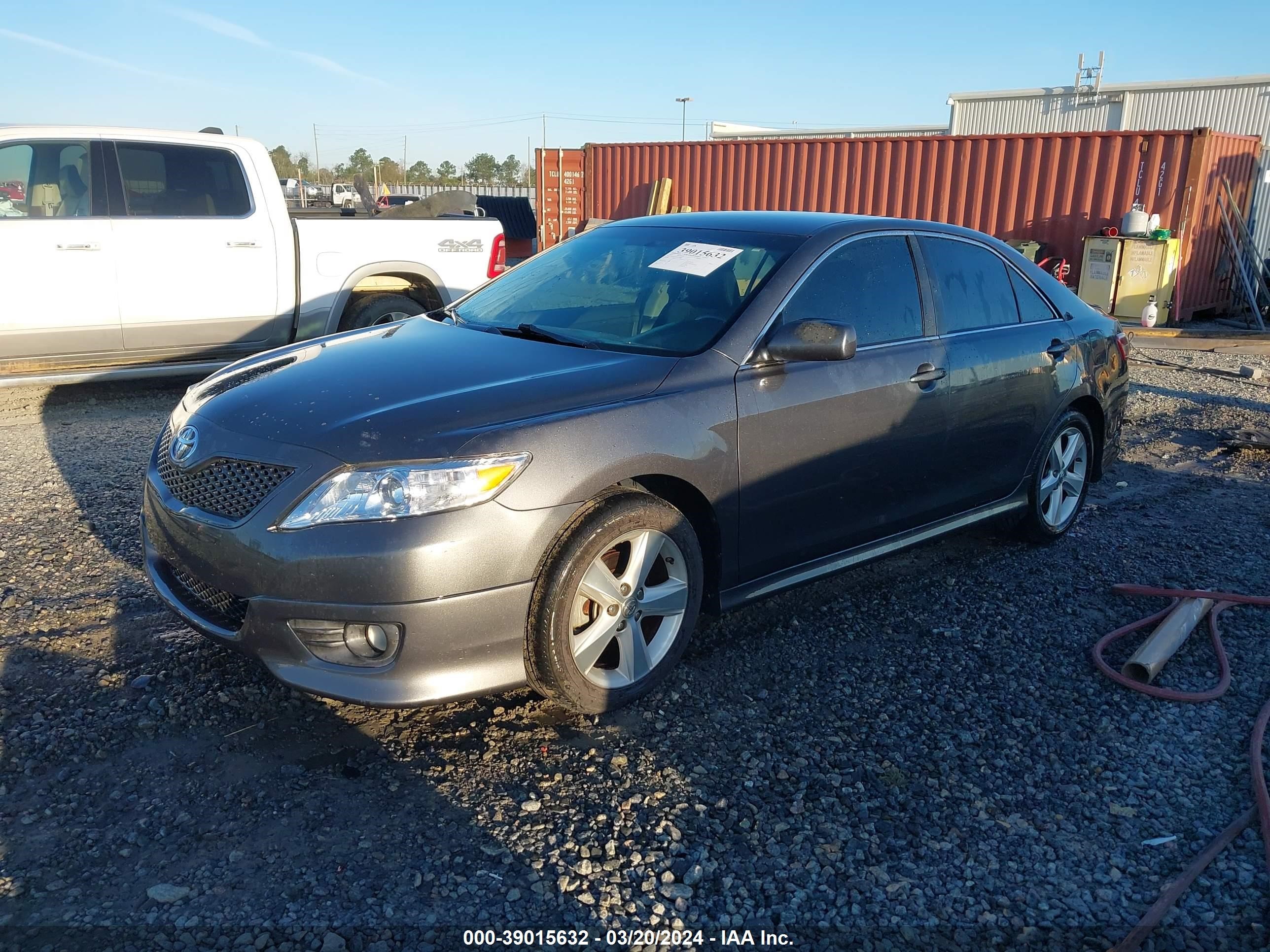 Photo 1 VIN: 4T1BF3EK8BU756833 - TOYOTA CAMRY 