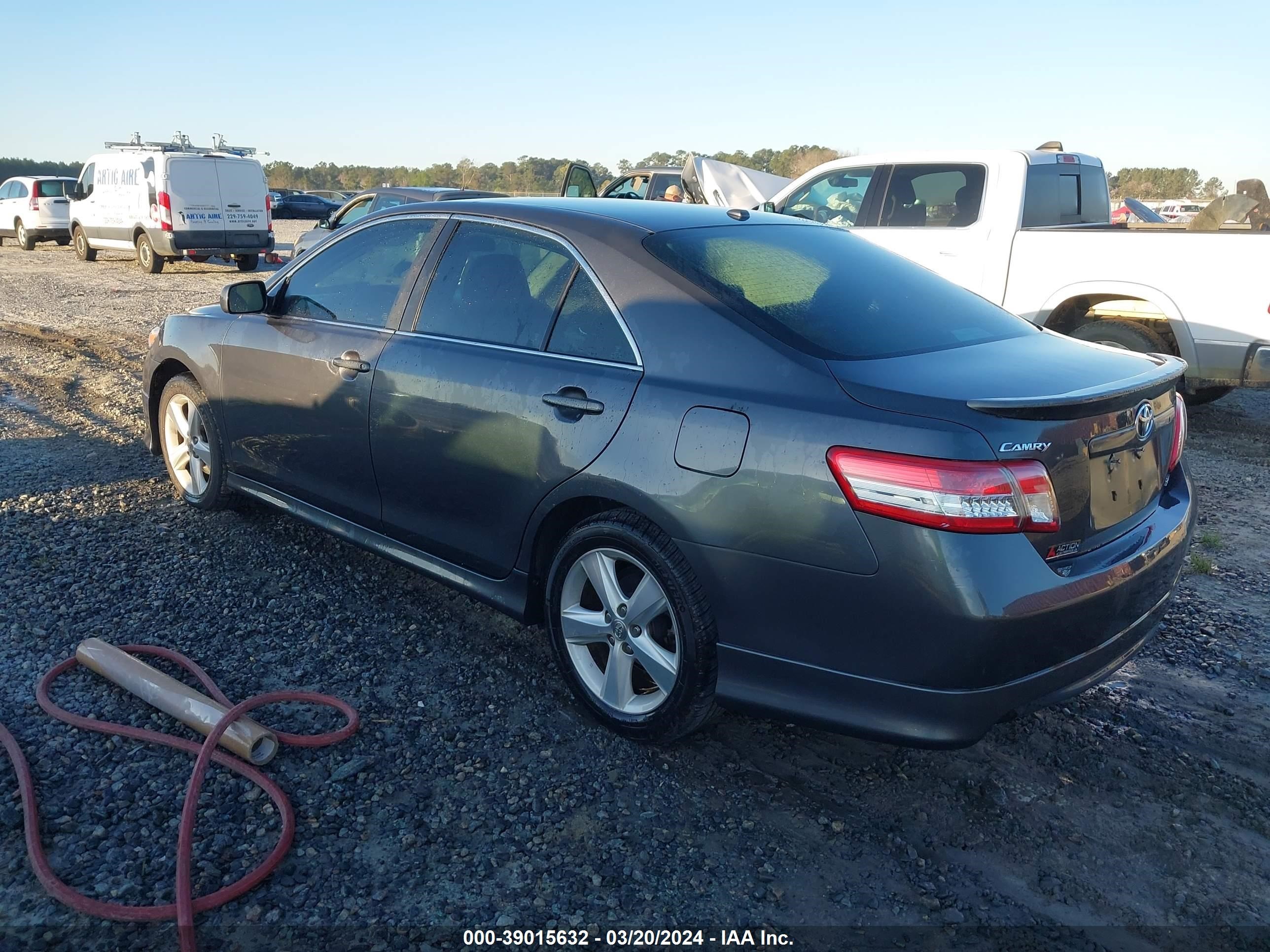 Photo 2 VIN: 4T1BF3EK8BU756833 - TOYOTA CAMRY 