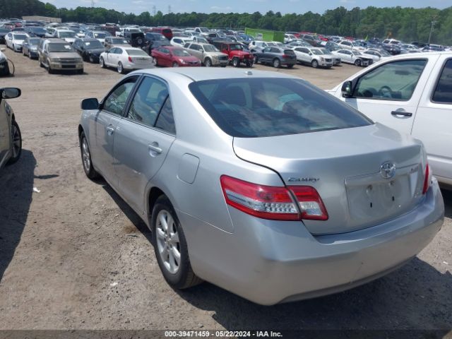 Photo 2 VIN: 4T1BF3EK8BU762762 - TOYOTA CAMRY 