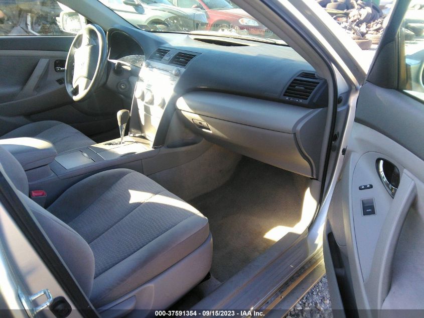 Photo 4 VIN: 4T1BF3EK9AU010762 - TOYOTA CAMRY 