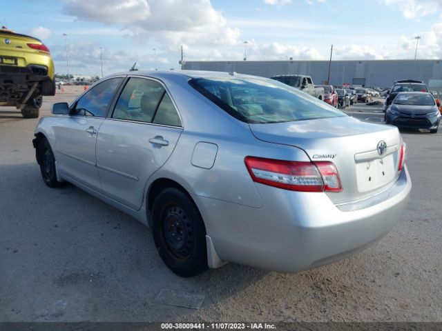 Photo 2 VIN: 4T1BF3EK9AU073215 - TOYOTA CAMRY 