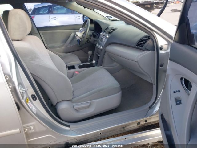 Photo 4 VIN: 4T1BF3EK9AU073215 - TOYOTA CAMRY 