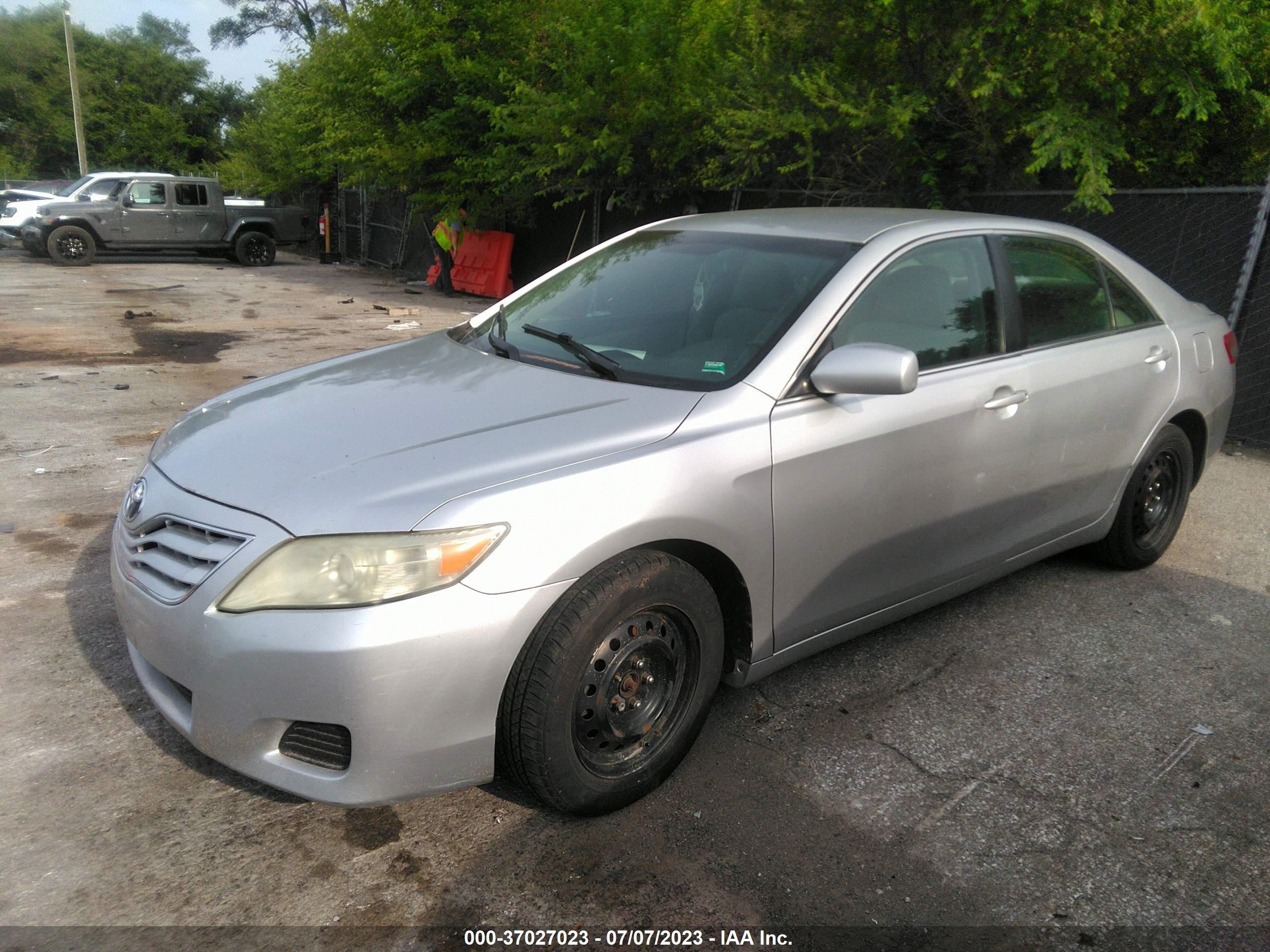 Photo 1 VIN: 4T1BF3EK9AU090841 - TOYOTA CAMRY 