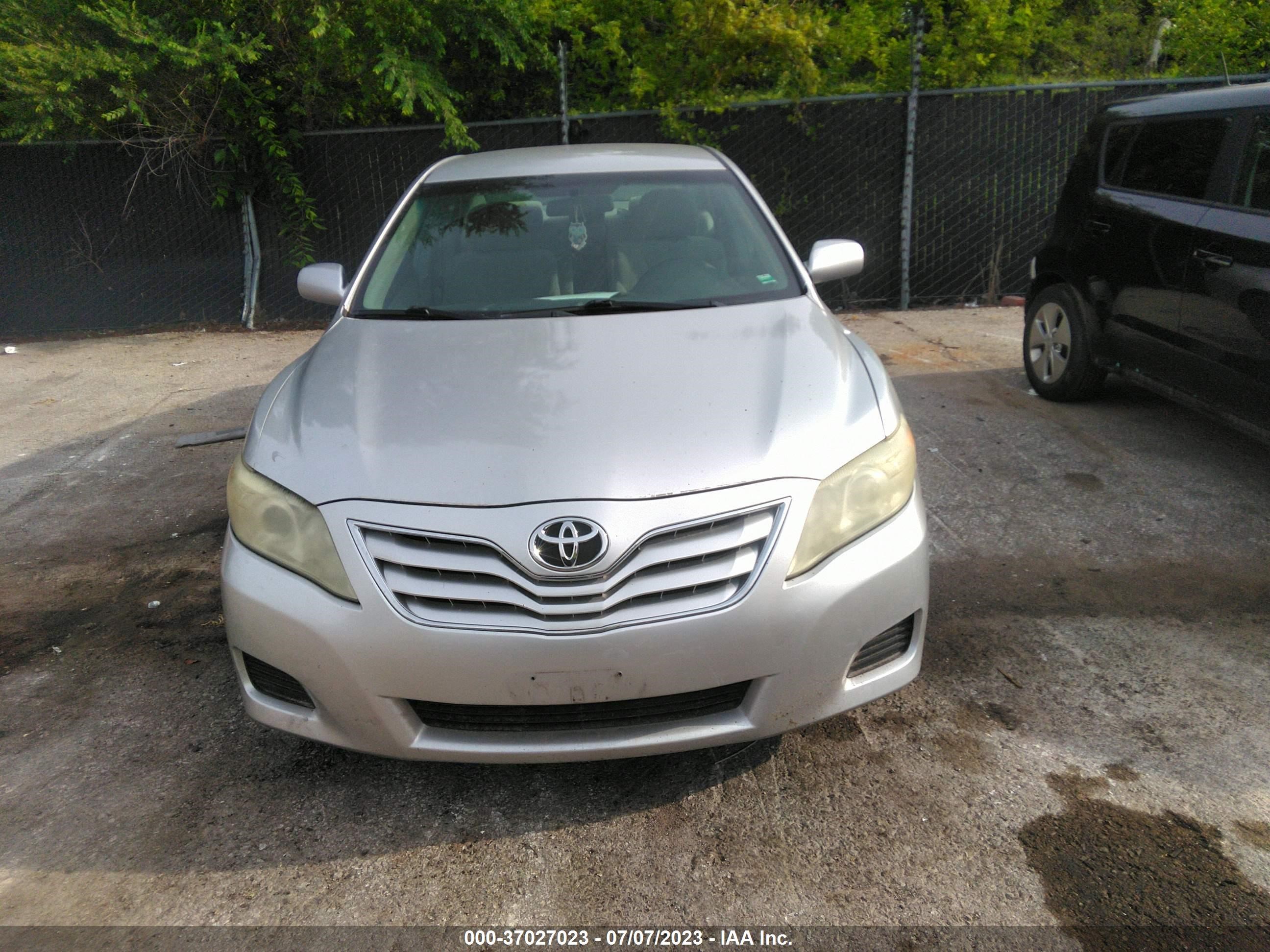 Photo 5 VIN: 4T1BF3EK9AU090841 - TOYOTA CAMRY 