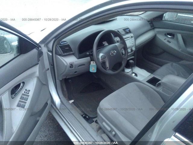 Photo 4 VIN: 4T1BF3EK9AU103782 - TOYOTA CAMRY 