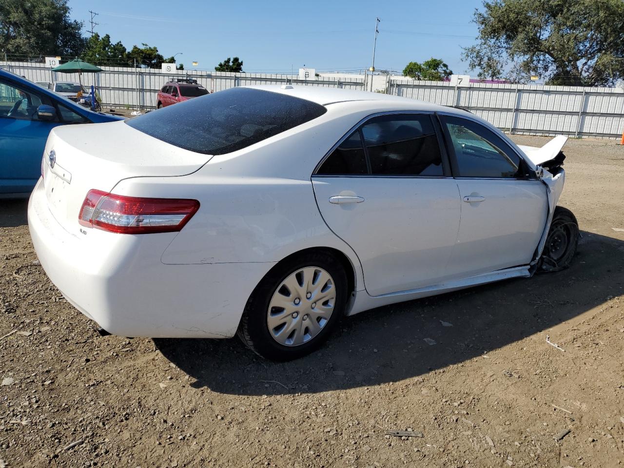 Photo 2 VIN: 4T1BF3EK9AU508962 - TOYOTA CAMRY 