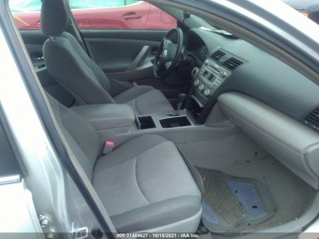 Photo 4 VIN: 4T1BF3EK9AU518410 - TOYOTA CAMRY 