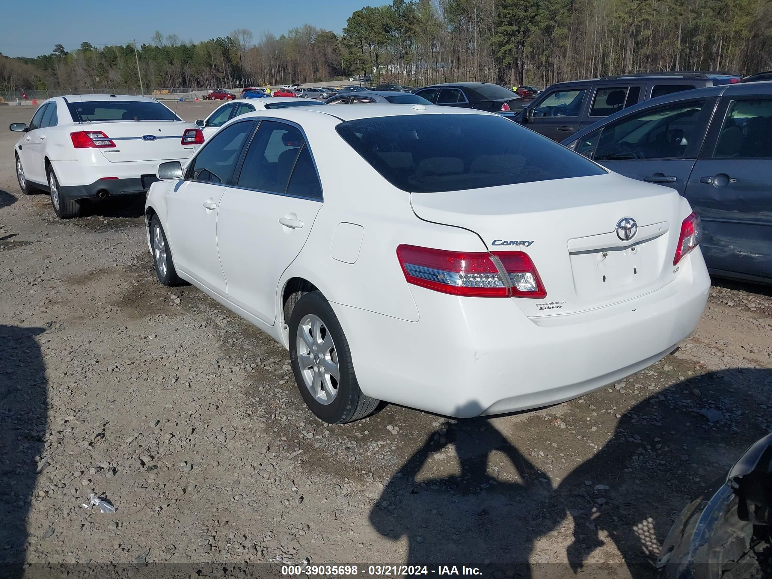 Photo 2 VIN: 4T1BF3EK9AU568126 - TOYOTA CAMRY 