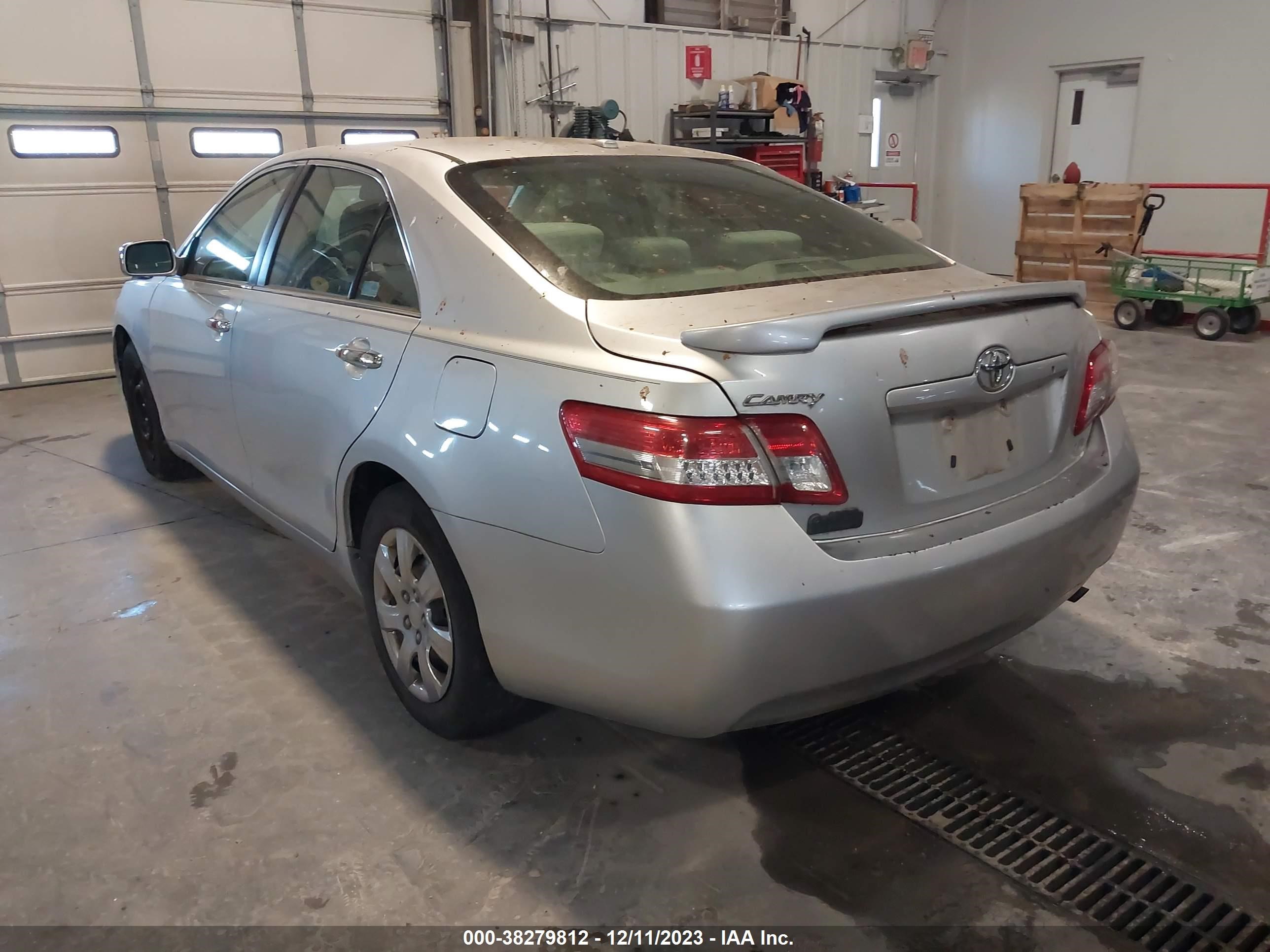 Photo 2 VIN: 4T1BF3EK9BU148836 - TOYOTA CAMRY 