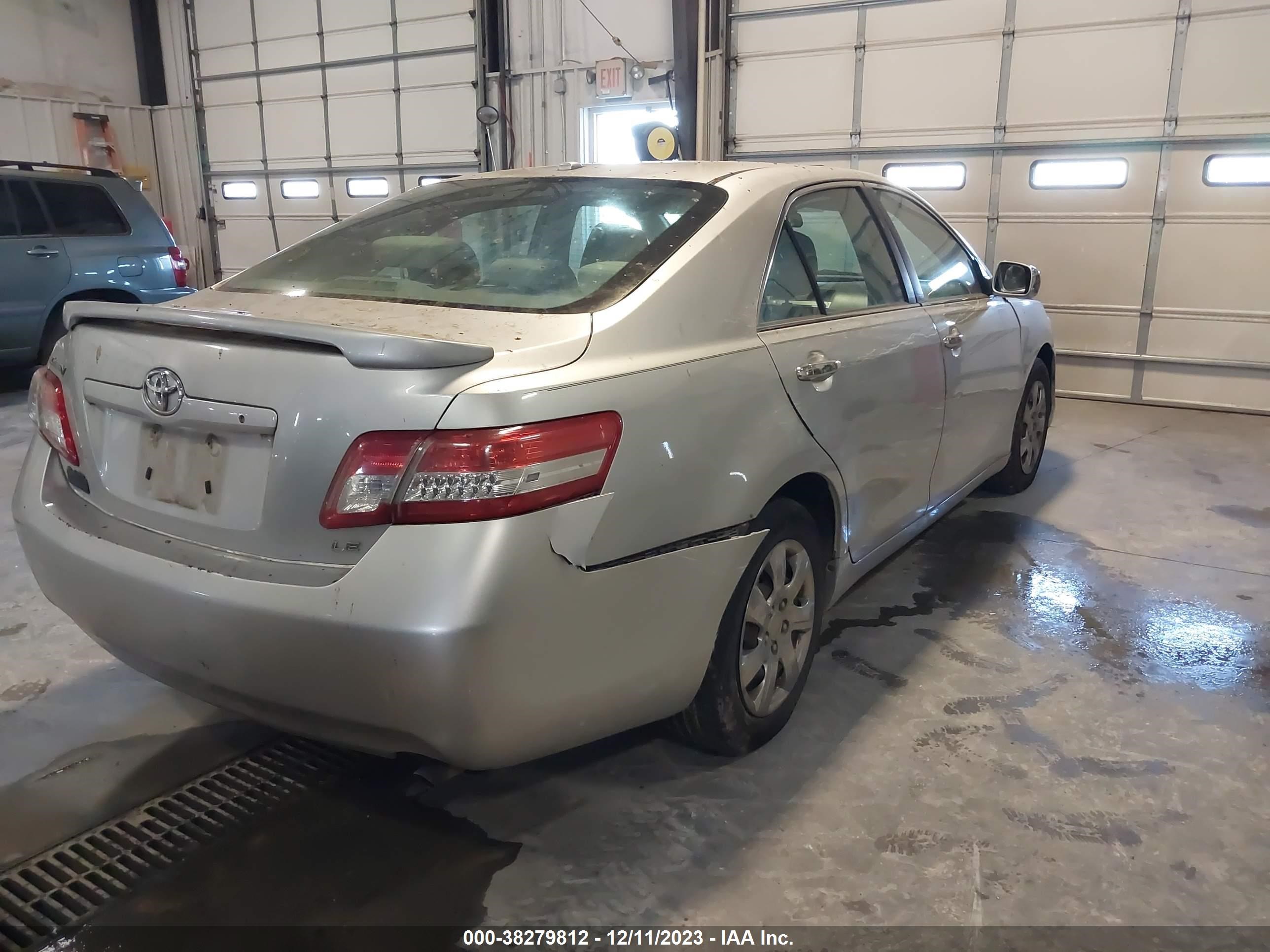 Photo 3 VIN: 4T1BF3EK9BU148836 - TOYOTA CAMRY 