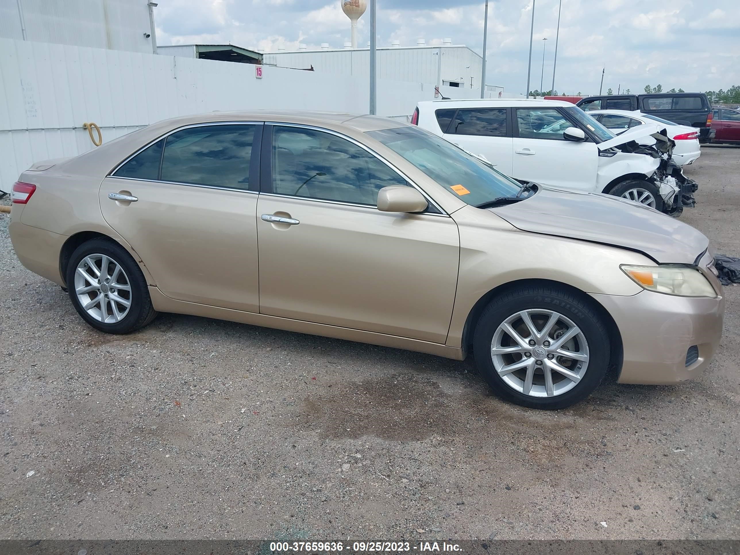 Photo 12 VIN: 4T1BF3EK9BU219047 - TOYOTA CAMRY 