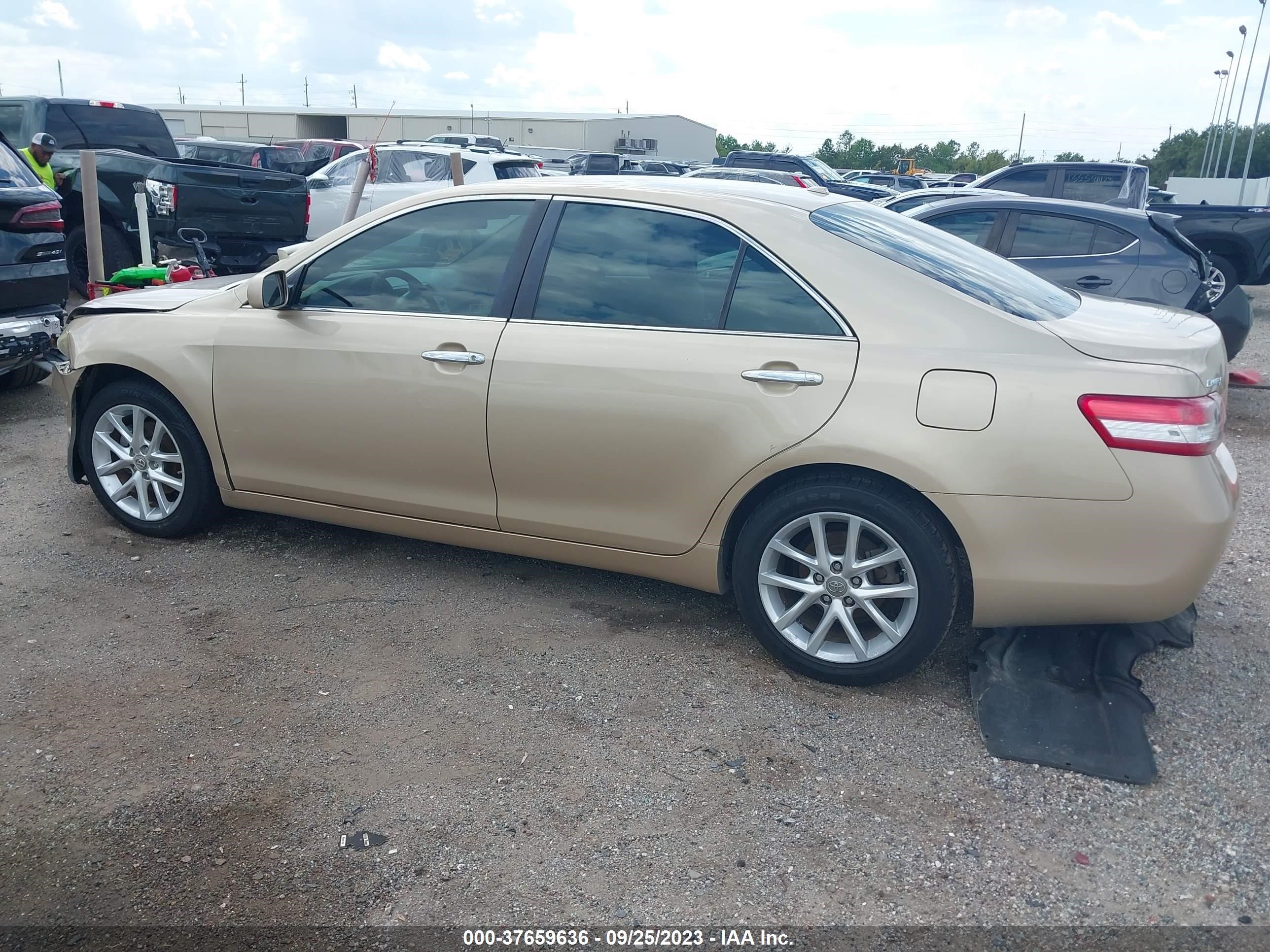 Photo 13 VIN: 4T1BF3EK9BU219047 - TOYOTA CAMRY 