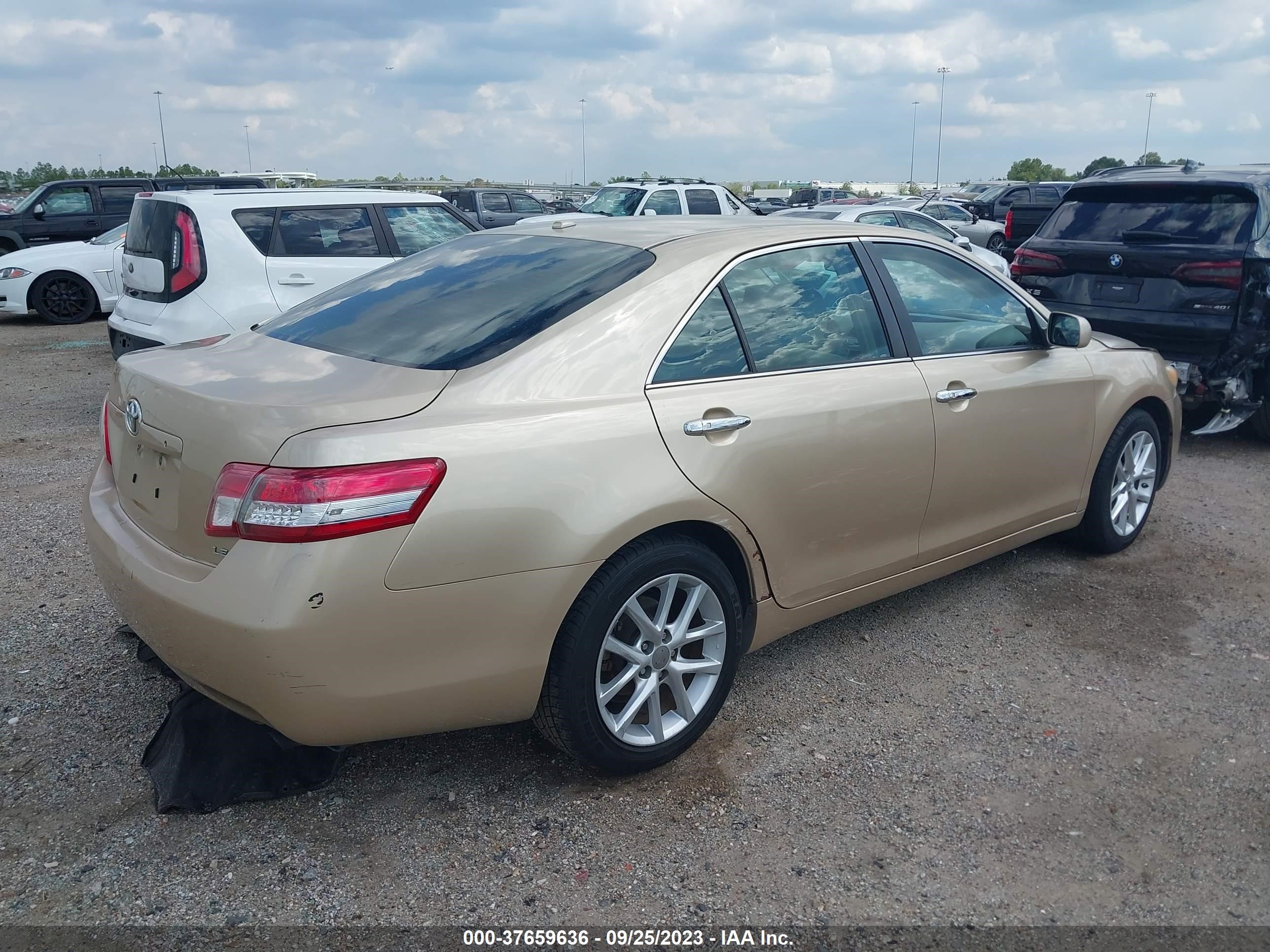 Photo 3 VIN: 4T1BF3EK9BU219047 - TOYOTA CAMRY 