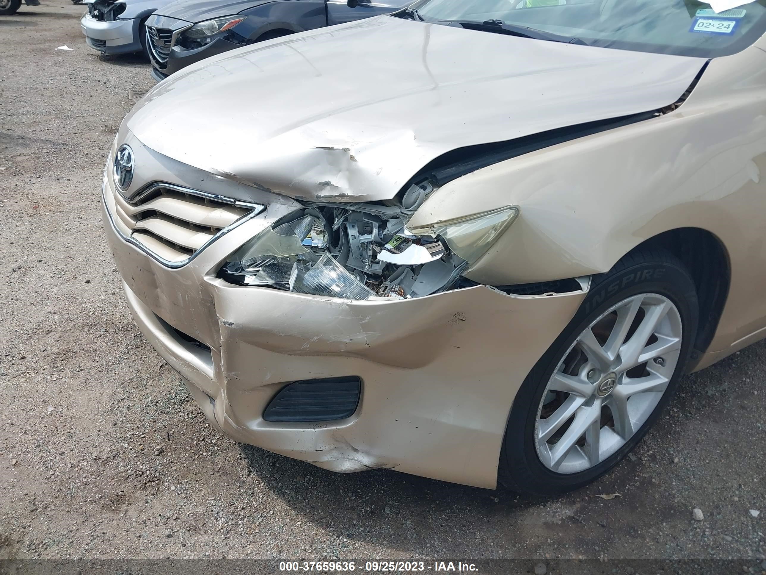 Photo 5 VIN: 4T1BF3EK9BU219047 - TOYOTA CAMRY 