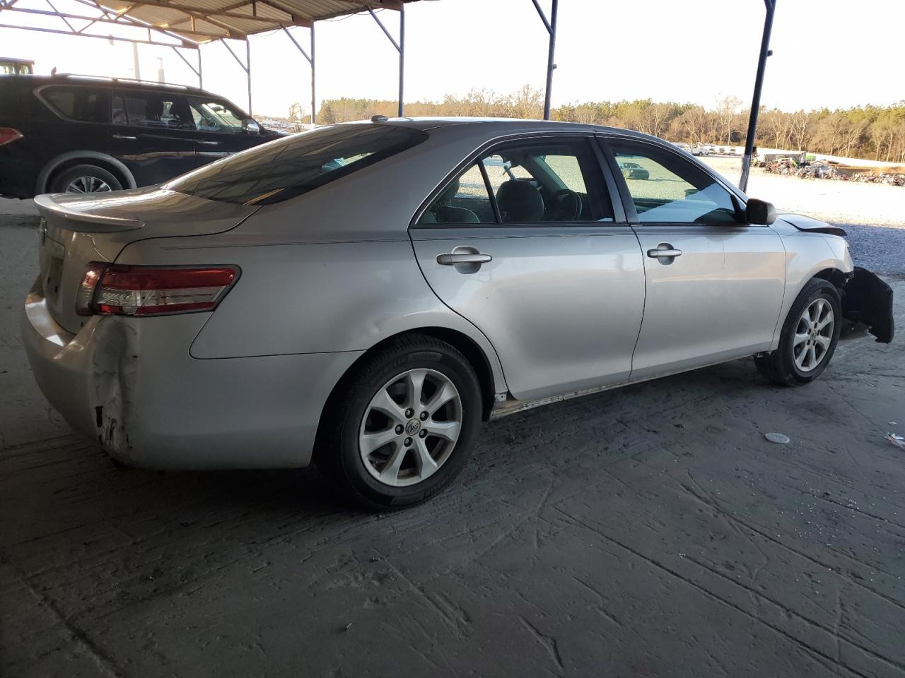 Photo 2 VIN: 4T1BF3EK9BU737885 - TOYOTA CAMRY 