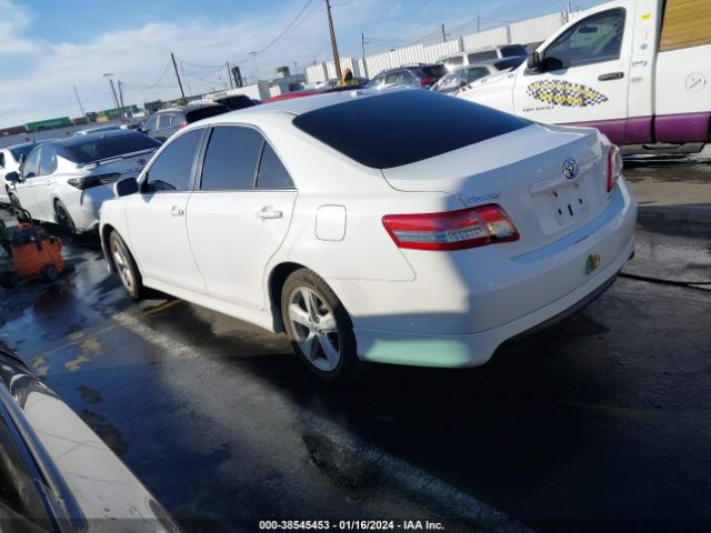 Photo 2 VIN: 4T1BF3EKOAU565454 - TOYOTA CAMRY 