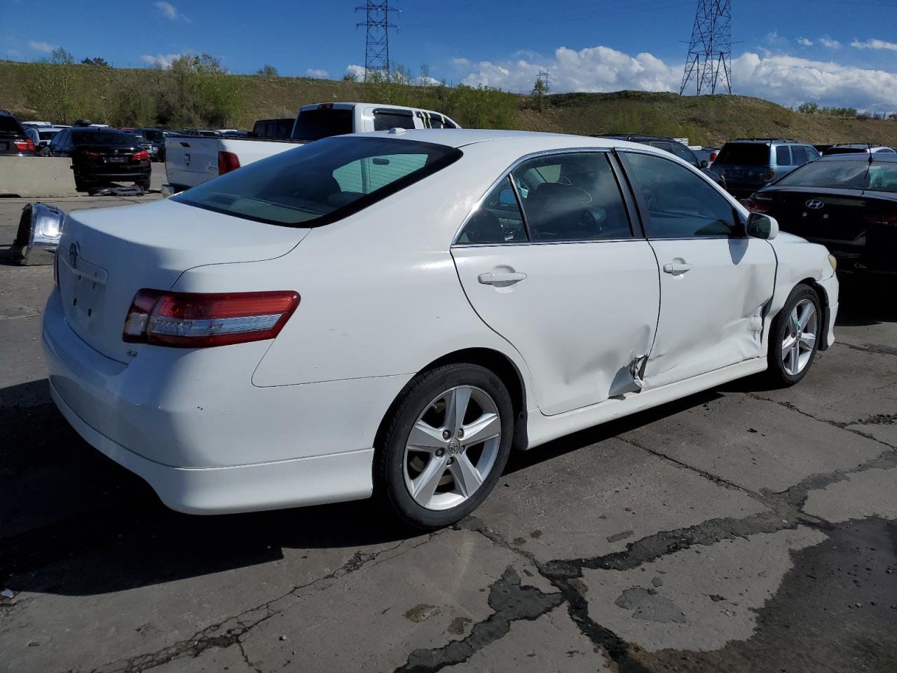 Photo 2 VIN: 4T1BF3EKXAU524152 - TOYOTA CAMRY 