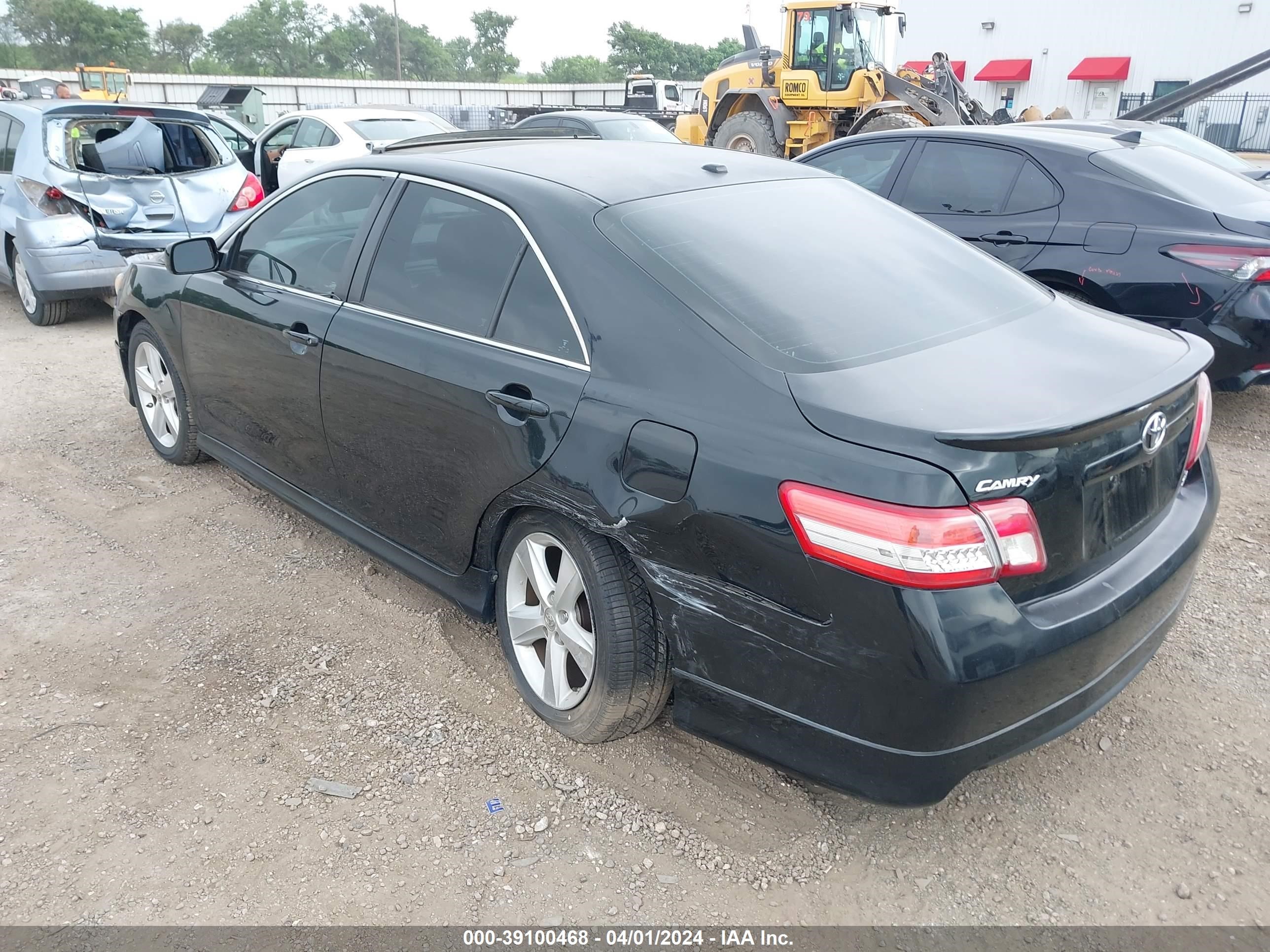 Photo 2 VIN: 4T1BF3EKXAU524216 - TOYOTA CAMRY 