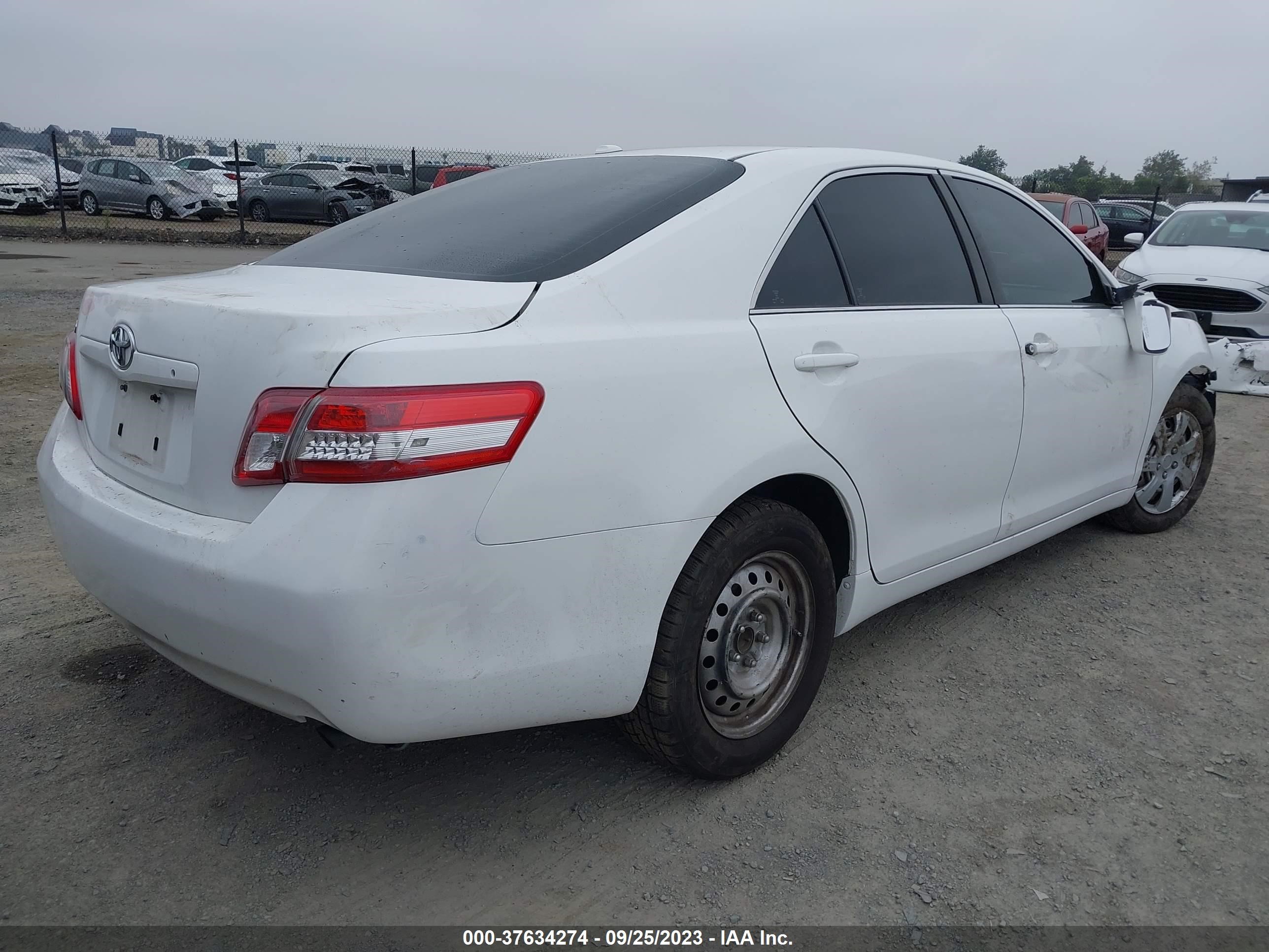 Photo 3 VIN: 4T1BF3EKXAU569317 - TOYOTA CAMRY 