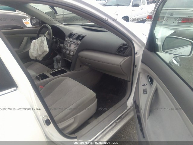 Photo 4 VIN: 4T1BF3EKXBU602401 - TOYOTA CAMRY 